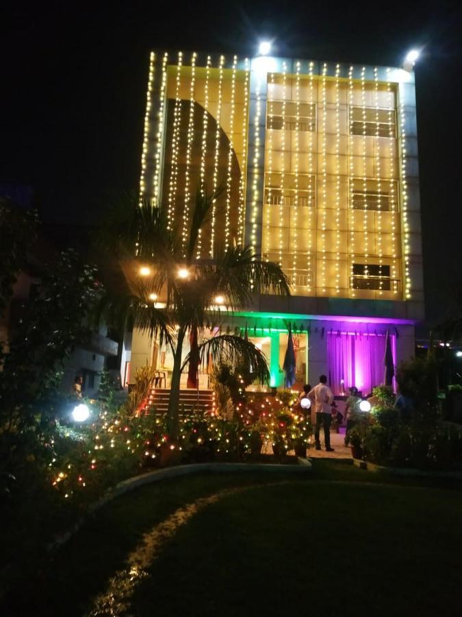Varanasi Palace Buitenkant foto