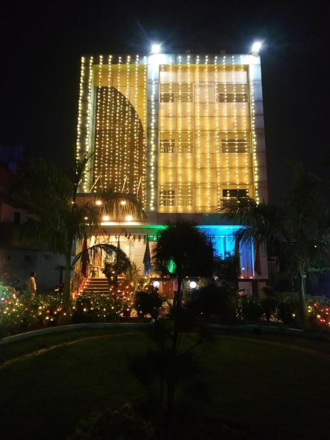 Varanasi Palace Buitenkant foto