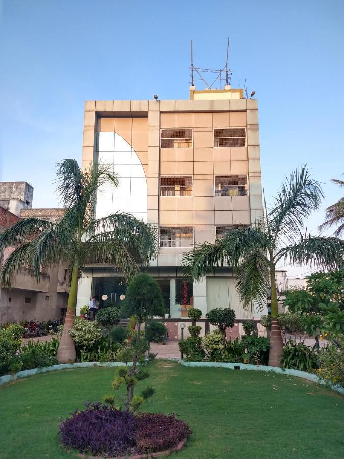 Varanasi Palace Buitenkant foto