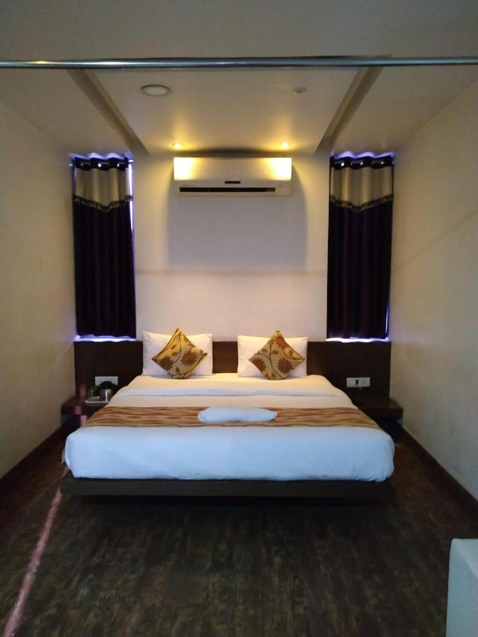 Varanasi Palace Buitenkant foto